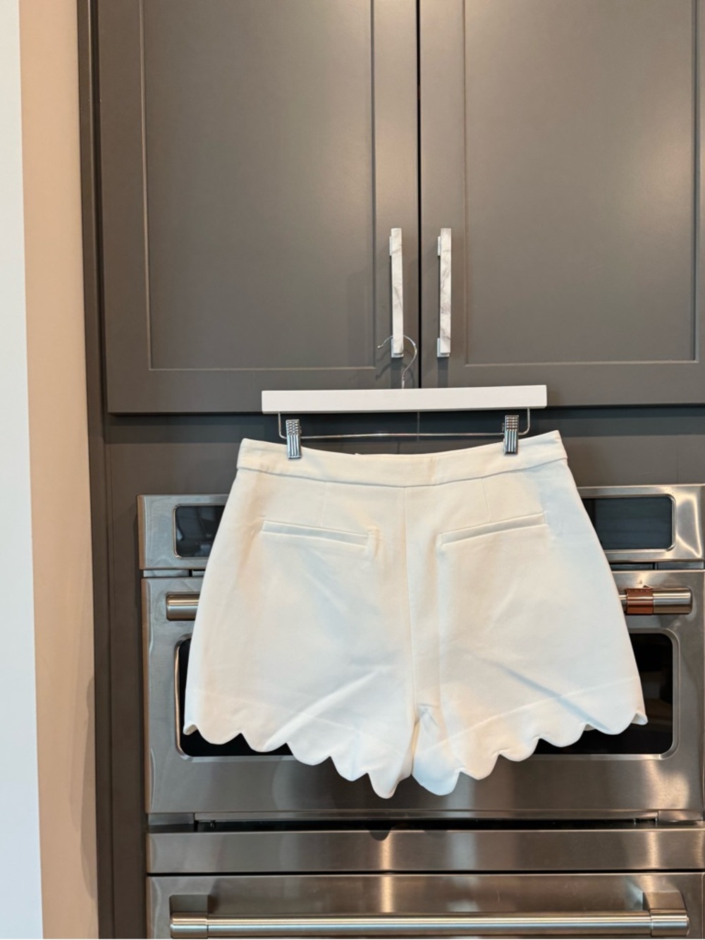 English Factory Scalloped High-Waist Shorts - Picture 7 of 8